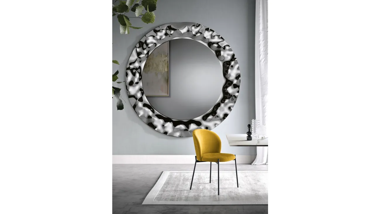 Specchio con cornice in vetro mosso fumé Dance di Capodarte