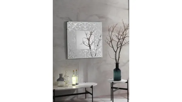 Specchio Namaste con cornice in vetro argentato di Stones