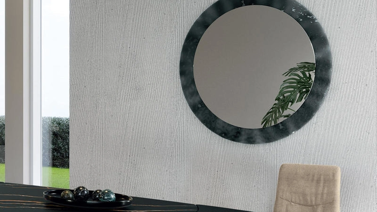 Specchio Iride con cornice in vetro cotto di Stones
