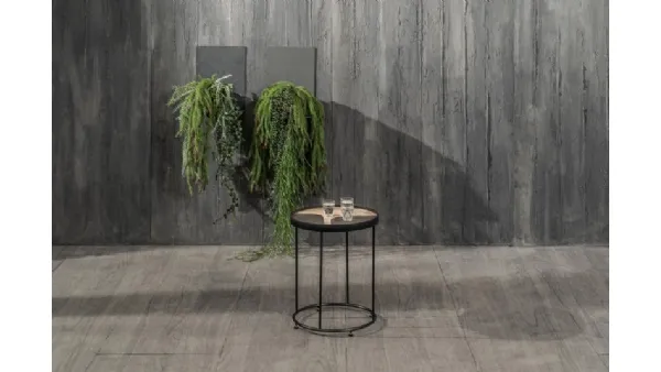 Tavolino Alok in legno con inserto in pietra e struttura in metallo di Stones