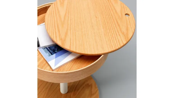 Tavolino Secret con top estraibile in legno curvato e struttura in metallo verniciato di Stones