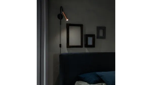 Lampada da parete Vega a tubo in metallo nichelato di Stones