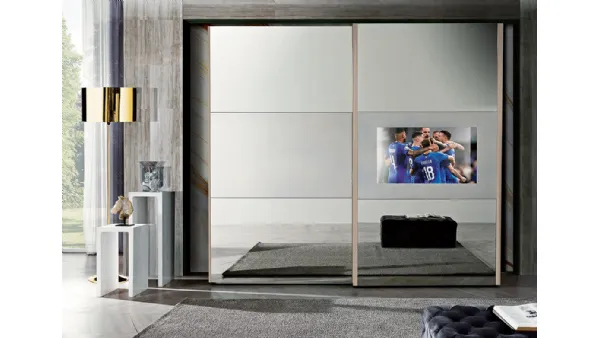 Armadio con ante a specchio con TV integrato Diamond di Mobil Più