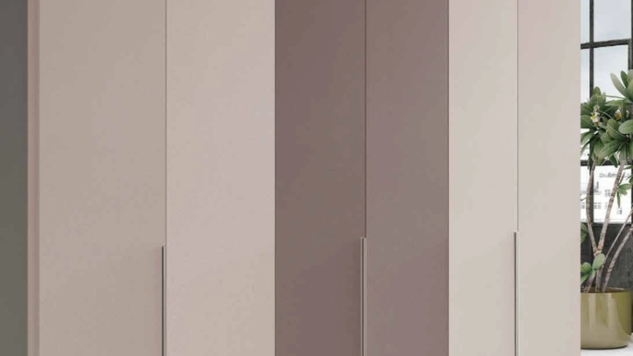 Armadio con ante battenti System Basic Cipria e Fango di Artigianmobili