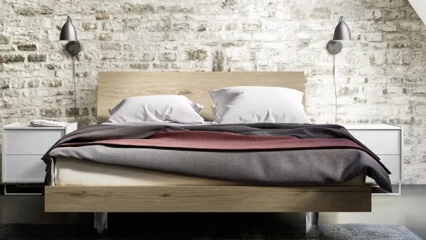 Letto in legno chiaro con testiera Self di Mab