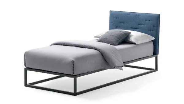 Letto singolo in tessuto imbottito con struttura in metallo Twist di Bside