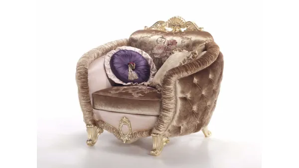 Poltrona in tessuto ricamato con piedini e particolari in legno intarsiato e decorato in foglia oro Isabelle di Mobil Più