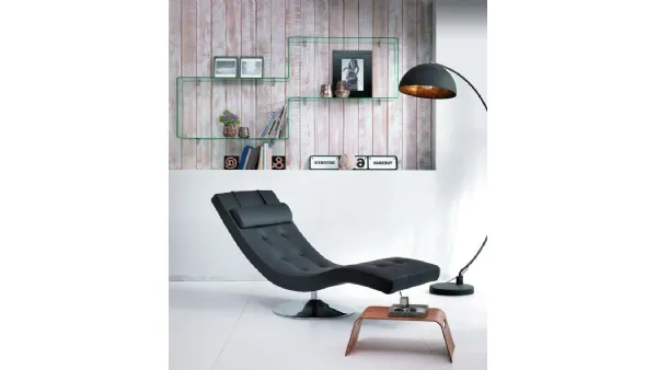 Poltrona chaise longue relax in ecopelle con base cromata girevole Sleeper di Stones