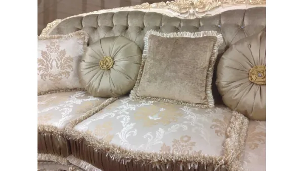 Divano classico in tessuto e legno laccato bianco con particolari in foglia oro Grace Patinato di Mobil Più