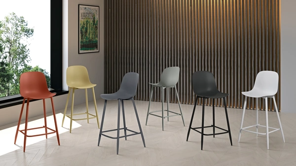 Sgabello in polipropilene Frida di Stones