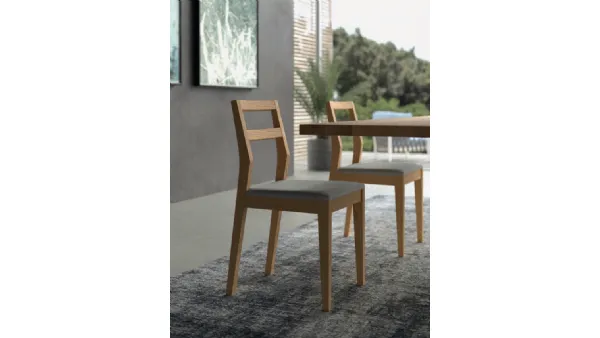 Sedia Helen in legno con seduta in microfibra di FGF Mobili