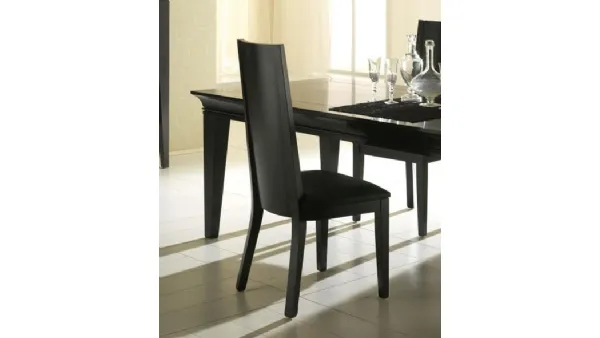 Sedia con schienale alto in legno scuro Sedia di Stones