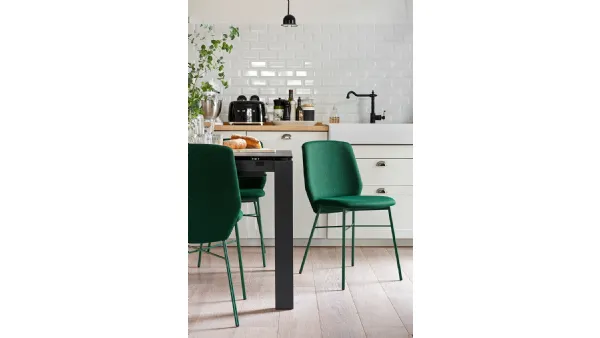 Sedia in tessuto con gambe in metallo Sibilla soft di Connubia