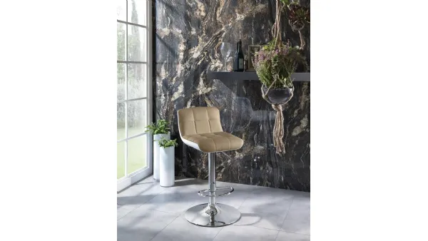 Sgabello in ecopelle trapuntato con base in metallo Kurt di Stones
