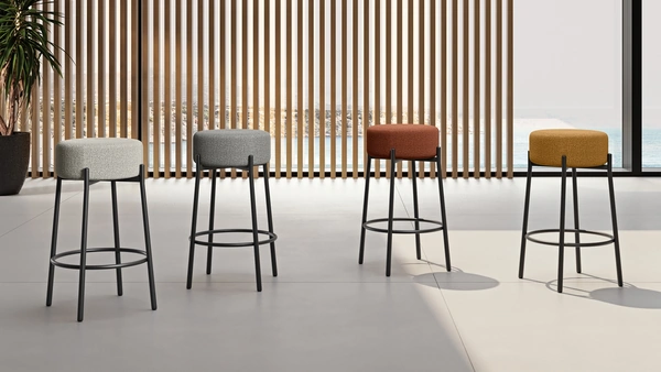 Sgabello Syd di Stones