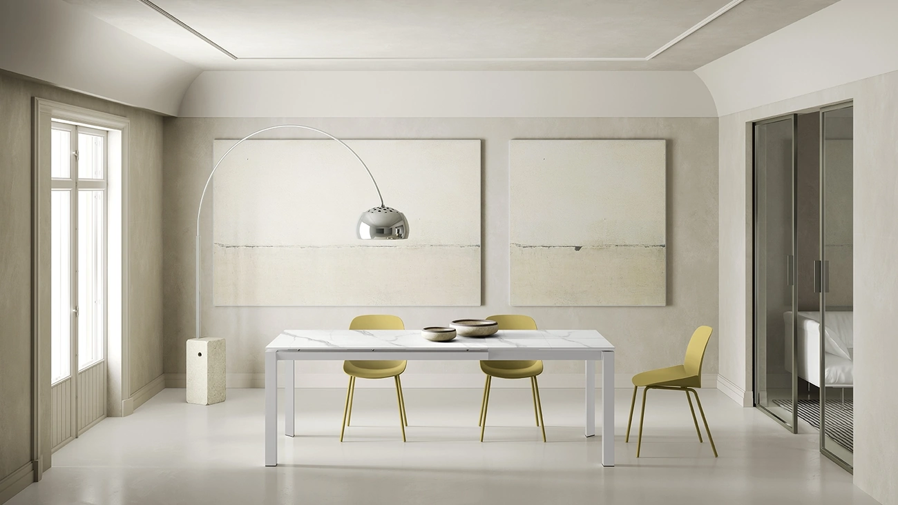 Tavolo Account 24 con top in ceramica di Stones