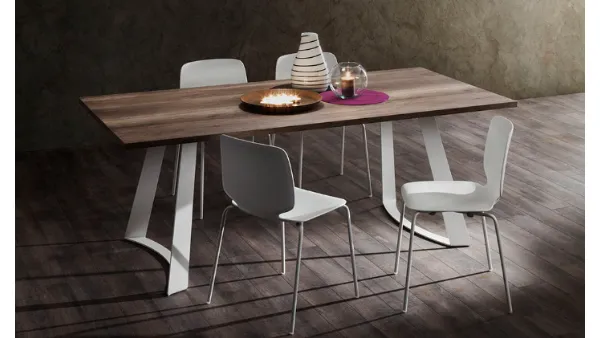 Tavolo fisso di design in legno e metallo Bruno di La Primavera