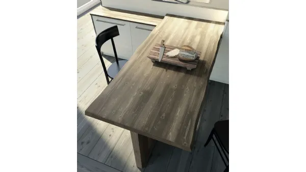 Tavolo per penisole in legno con bordo irregolare Art 824 di Fratelli Mirandola