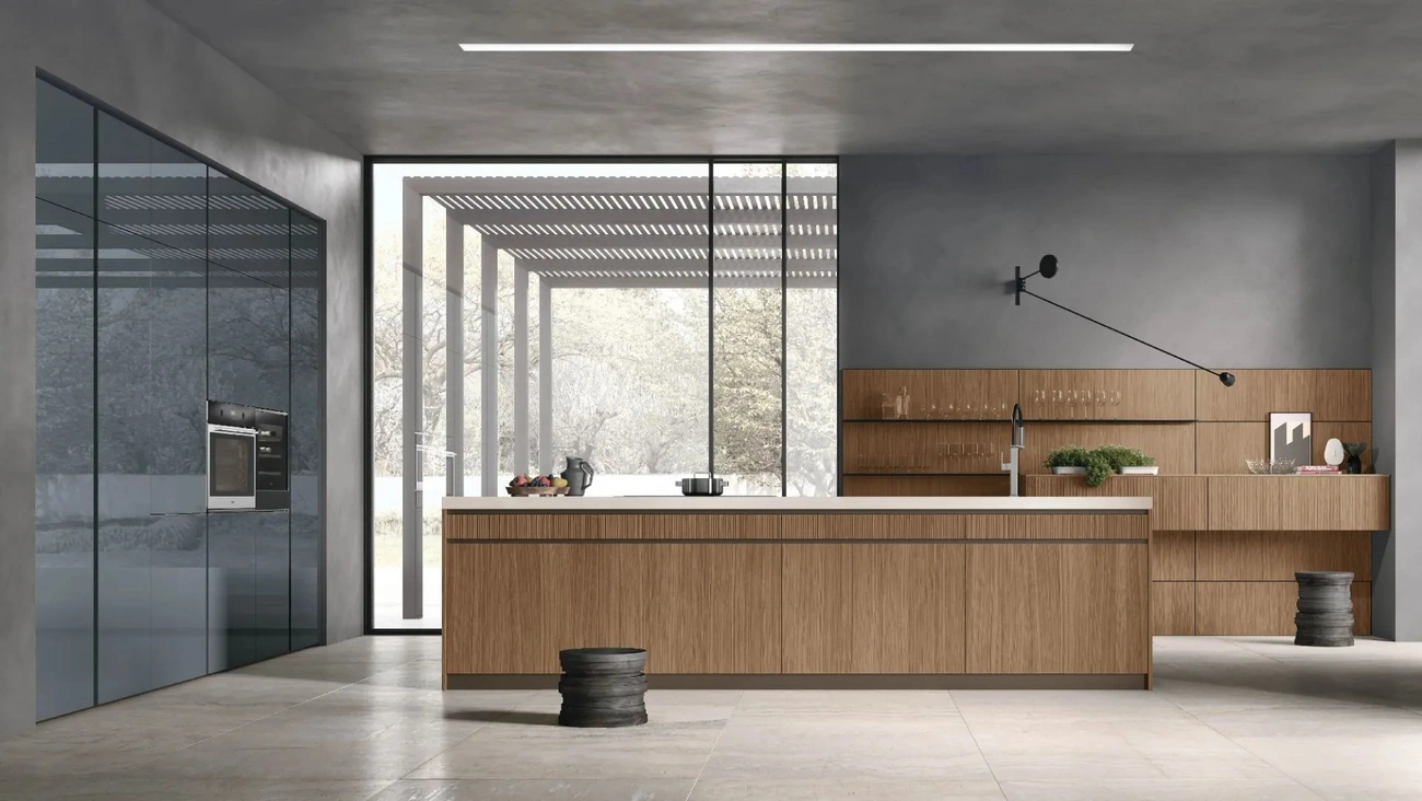 Cucina Moderna con isola Natural 03 in Noce e laccato lucido di Stosa