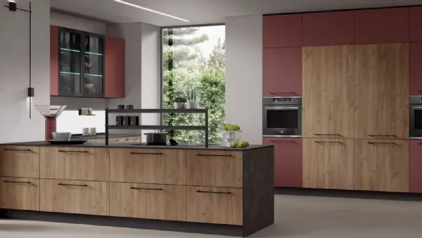 Cucina Moderna con penisola Nevada in Rovere Tabacco e Pet Terracotta opaco di Mobilturi